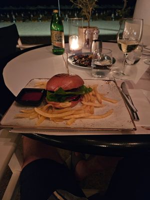 Beyond meat burger at Restaurant Elia Beach in Mykonos