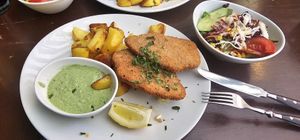 Veganes Schnitzel at Atschel in Frankfurt