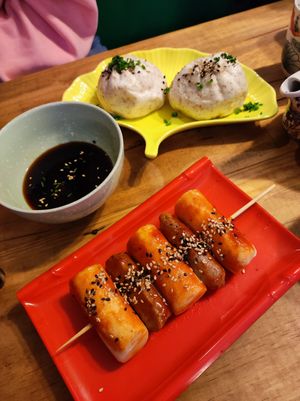 Bao y sotteok at Wabi Sabi in Santiago