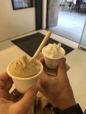Salted caramel and lemon pequeño size (3,50€ each)  at CAJÚ Gelato in Barcelona