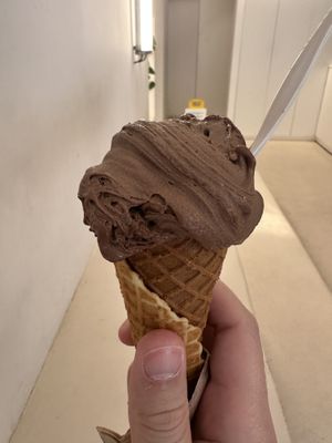 Gianduia - chocolate and hazelnut 👌🏼  at CAJÚ Gelato in Barcelona