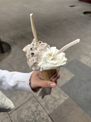 Banana choc chip on the left and olive oil and rosemary on the right   at CAJÚ Gelato in Barcelona