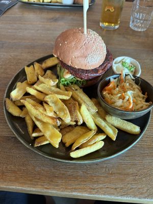 Beach Burger (Rote Beete Patty / Beet Root Patty)  at Eat & See in Ouddorp