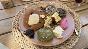 Breakfast buffet with pancakes, tofu scramble, falafel and homemade spreads #Veganuary at Nicole's Greenhouse in Hurghada