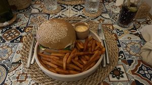 Smoked hearty burger and sweet potatoes with sriracha mayo #Veganuary at Nicole's Greenhouse in Hurghada