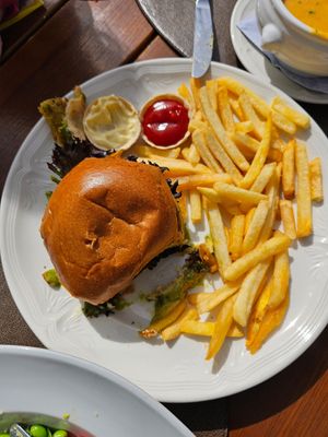 Falafel burger at Restaurant Müller in Schwangau