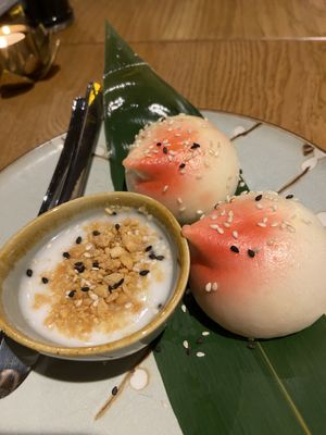 Yeast bun with bean filling   at Udum 2 Vegan in Cologne