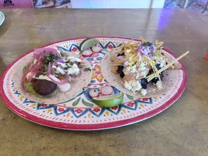 Zwei vegane Taco-Varianten  at Chiwawa Cantina Vecindario in Gran Canaria