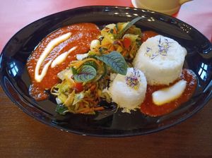 Gebratenes Gemüse mit Reis und Tomatensauce - glutenfrei at VO'GUNDERS in Bayerisch Eisenstein