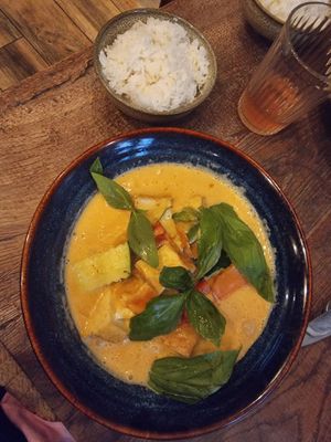 Tofu red curry at Bonjour Pho in Krakow