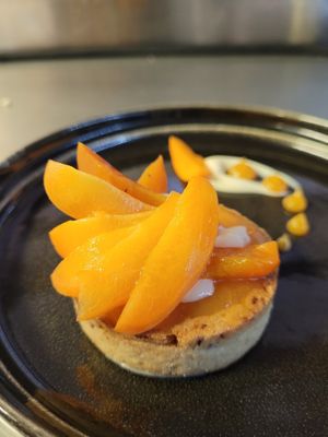 Tartelette d'abricot au romarin at Cocotte in Fribourg