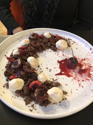 Dessert 2: cerise forêt-noire  at Cocotte in Fribourg