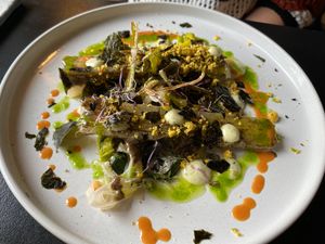 Menu dès le Poireaux vinaigrette
Mayonnaise wasabi, algues nori, crumble shichimi
CHF 13.-
Menu dès le 16.12.202316.12.2023 at Cocotte in Fribourg