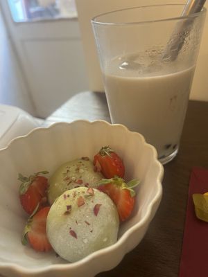   at Mia Cha  in Toulouse