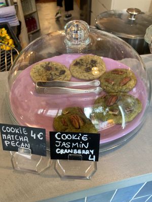 2 different cookies at Café Studio in Paris