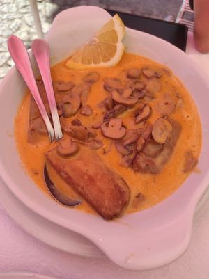 Seitan com cogumelos at Bom Jesus in Valenca