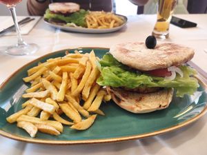 Hambúrguer vegetariano at Bom Jesus in Valenca