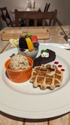 Dessert Plate - 1750 yen at AIN SOPH.Journey in Tokyo
