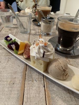 Set lunch menu dessert plate 10/10 at AIN SOPH.Journey in Tokyo