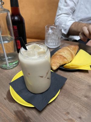 chai mit Hafermilch  at Röstbar - Barista Bar & Kaffeerösterei in Villach