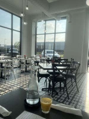 Inside  at Le Peep in Speedway