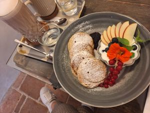 Vegan Pancakes and chai latte with oat milk at Cafe Frau Franzi  in Steyr