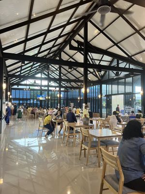 inside seating  at Sun Mangsawirat Sun Baht - ศูนย์มังสวิรัติสูญบาท in Nakhon Pathom