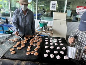 babin!!!  at Sun Mangsawirat Sun Baht - ศูนย์มังสวิรัติสูญบาท in Nakhon Pathom