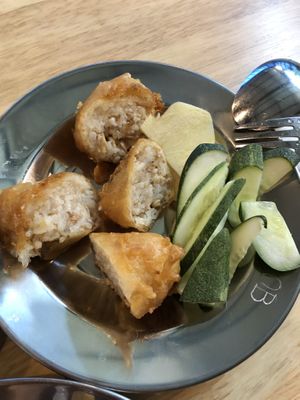 "naem tod”  at Sun Mangsawirat Sun Baht - ศูนย์มังสวิรัติสูญบาท in Nakhon Pathom