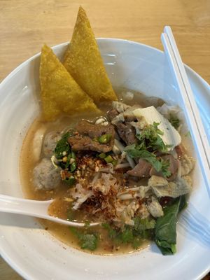 noodle soupp  at Sun Mangsawirat Sun Baht - ศูนย์มังสวิรัติสูญบาท in Nakhon Pathom