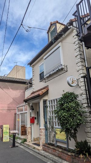 Cute restaurant in a quiet area at Loving Hut - Nishinippori in Tokyo