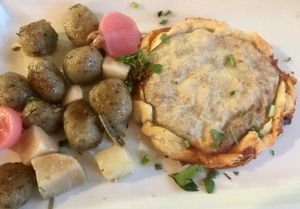 Feuilleté de seitan, gnocchi pommes de terre et champignons   at Bar Recyclart in Brussels