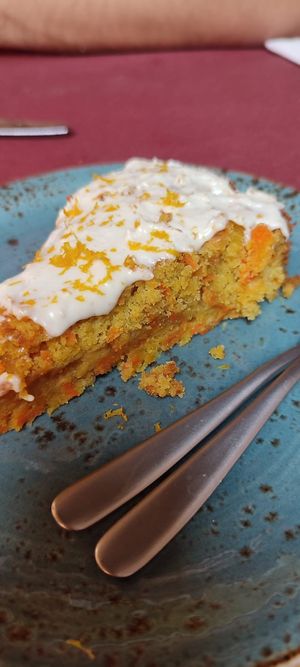 Pastís de pastanaga i coco, el millor de tot! at Green & Burger in Sant Feliu De Guixols