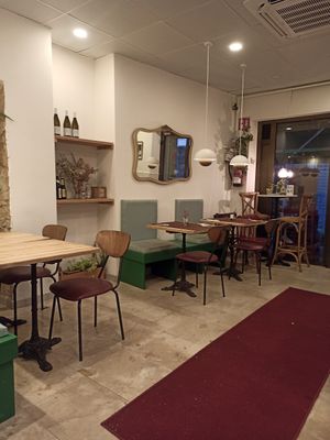 Interior del local. at Green & Burger in Sant Feliu De Guixols
