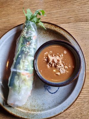 Sommerrolle at Loy Vegan in Trier