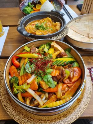  at Loy Vegan in Trier