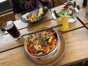 Udon Nudeln und gebratene Nudeln  at Loy Vegan in Trier