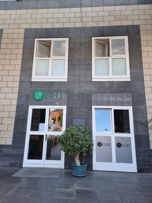 Front at Loy Vegan in Trier