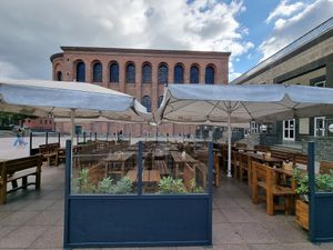 Large outdoor seating at Loy Vegan in Trier