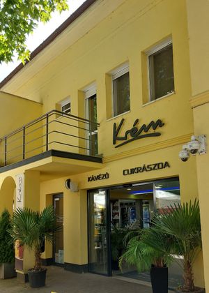 Krém Cukrászda az Uszodánál at Krém Cukrászda és Kávézó in Szekesfehervar