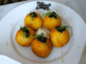 POMMES DAUPHINE AU CAVIAR at Faubourg Daimant in Paris