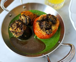 POÊLON DE FARCIS AU JUS at Faubourg Daimant in Paris