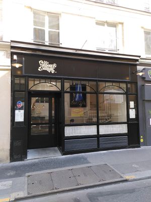 Façade at Faubourg Daimant in Paris