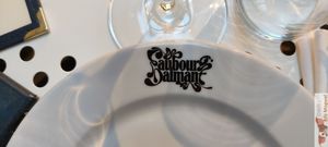 personnlized plates at Faubourg Daimant in Paris
