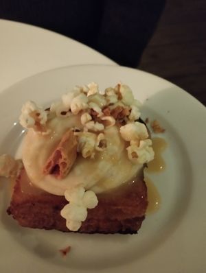 Brioche at Faubourg Daimant in Paris