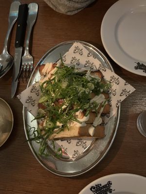 Garlic breadd  at Faubourg Daimant in Paris