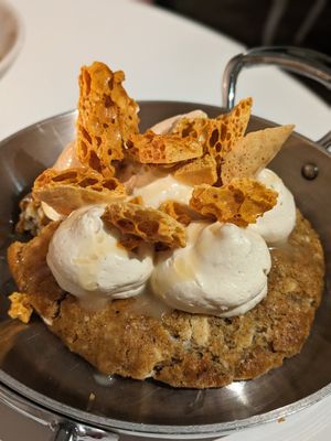 The warm cookie at Faubourg Daimant in Paris