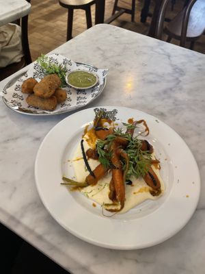   at Faubourg Daimant in Paris