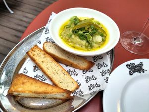 Broccoli guacamole at Faubourg Daimant in Paris