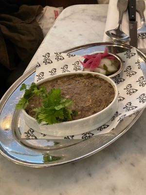  at Faubourg Daimant in Paris